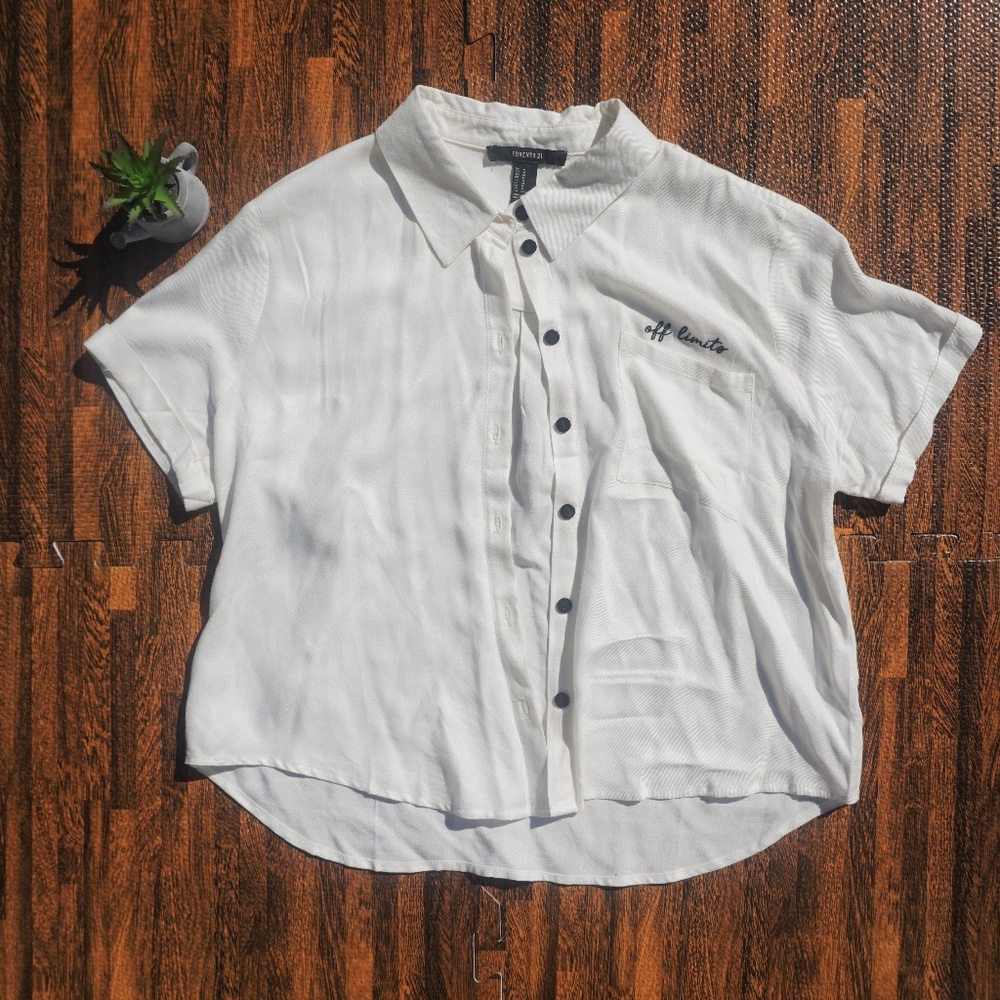 white medium button up forever21 shirt